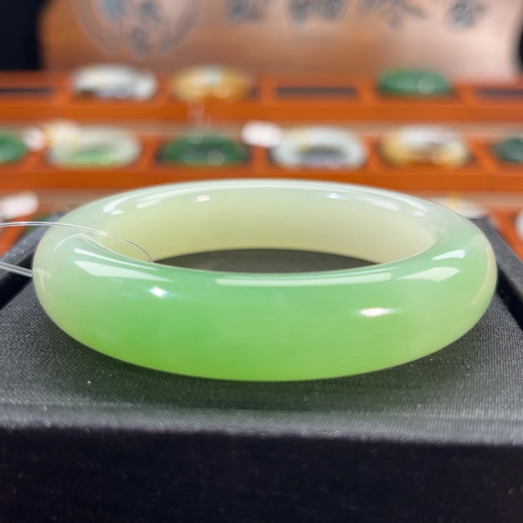 和田玉未镶嵌手镯   「冰胶翠」