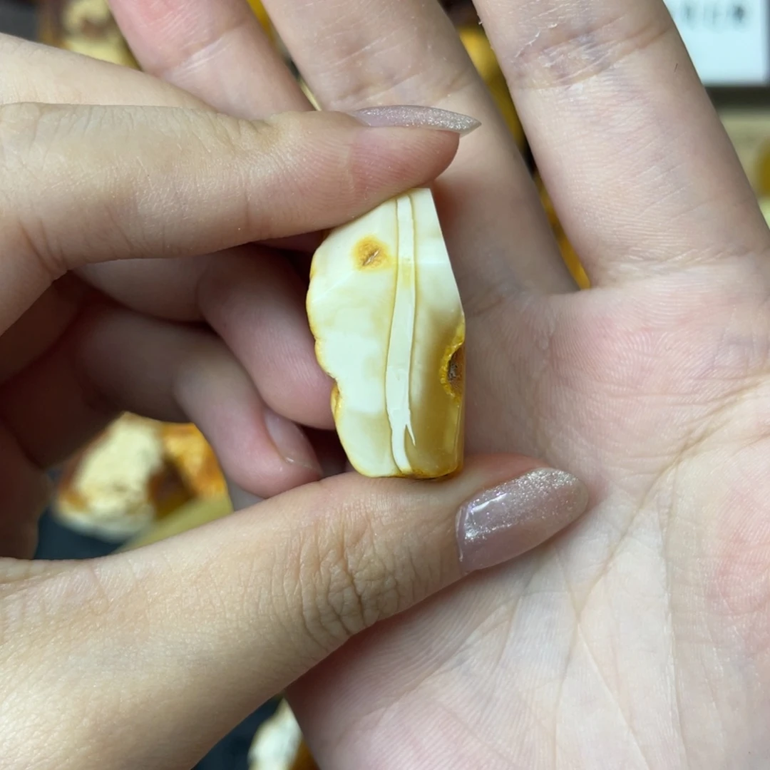 定制蜜蜡签****_蜜蜡原石