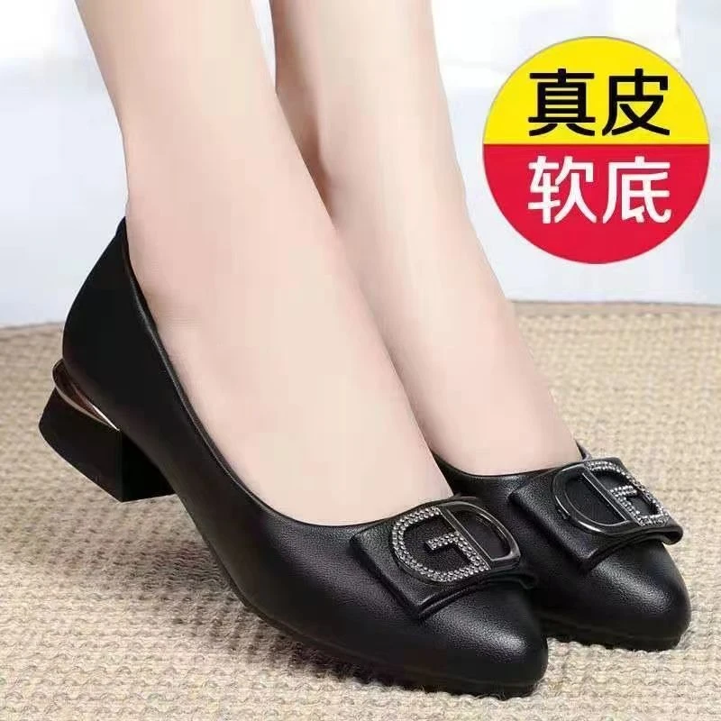 真皮新款春夏季软皮软底平底尖头皮鞋女时尚妈妈女鞋子