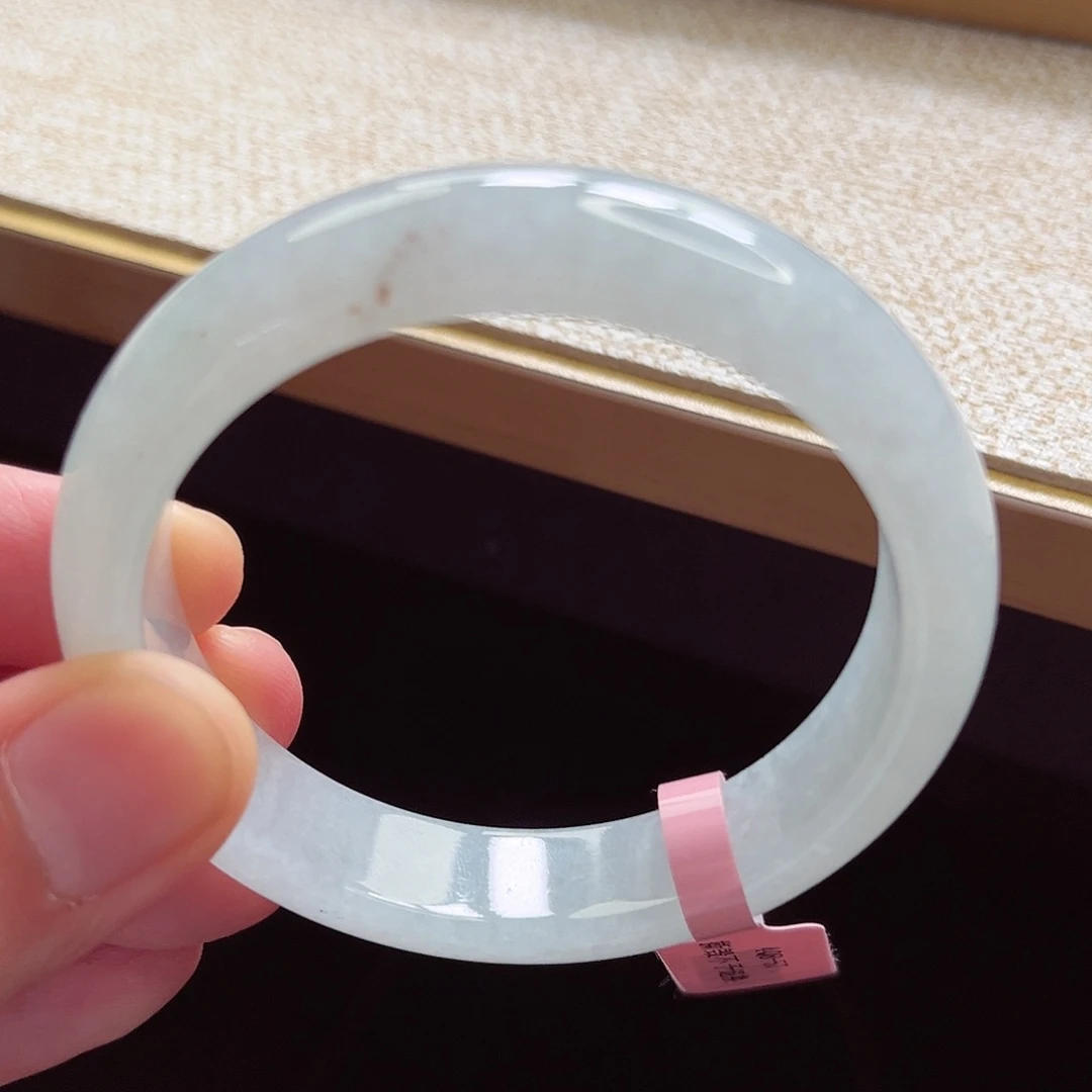 翡翠手镯未镶嵌手镯