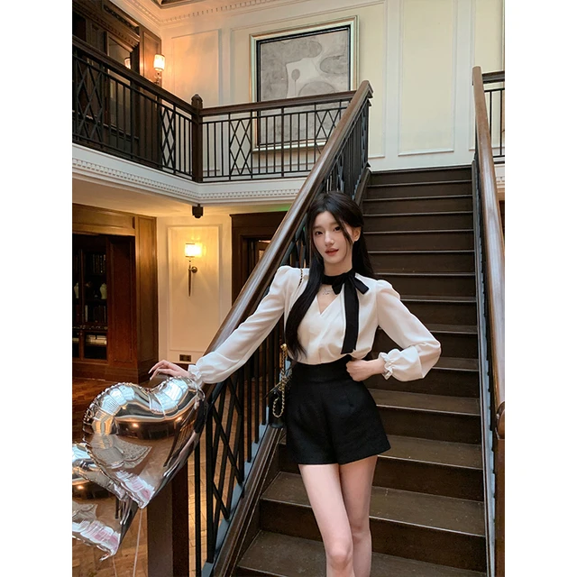 YYW汪澜的妹妹 赫本早晨黑白衬衫气质显瘦上衣套装高腰短裤两件套