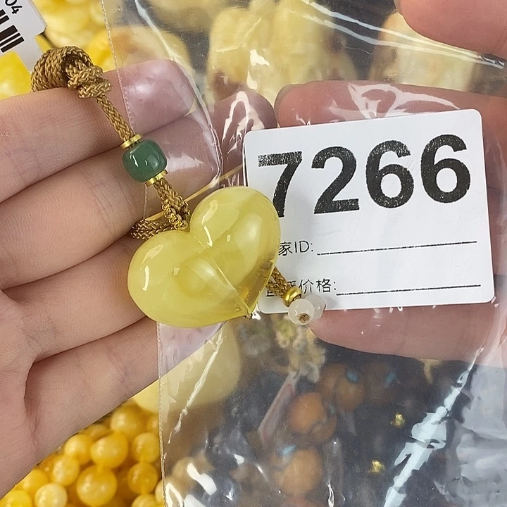 蜜蜡未镶嵌珠宝奇石
