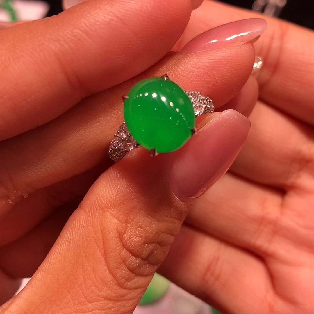 翡翠18K金镶嵌戒指