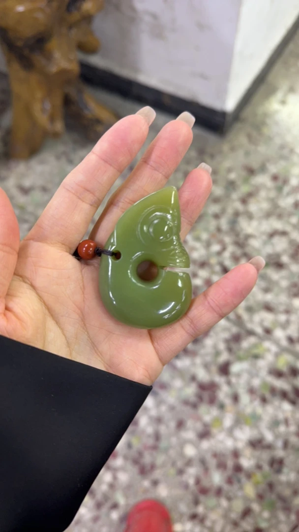 和田玉 玉猪笼吊坠