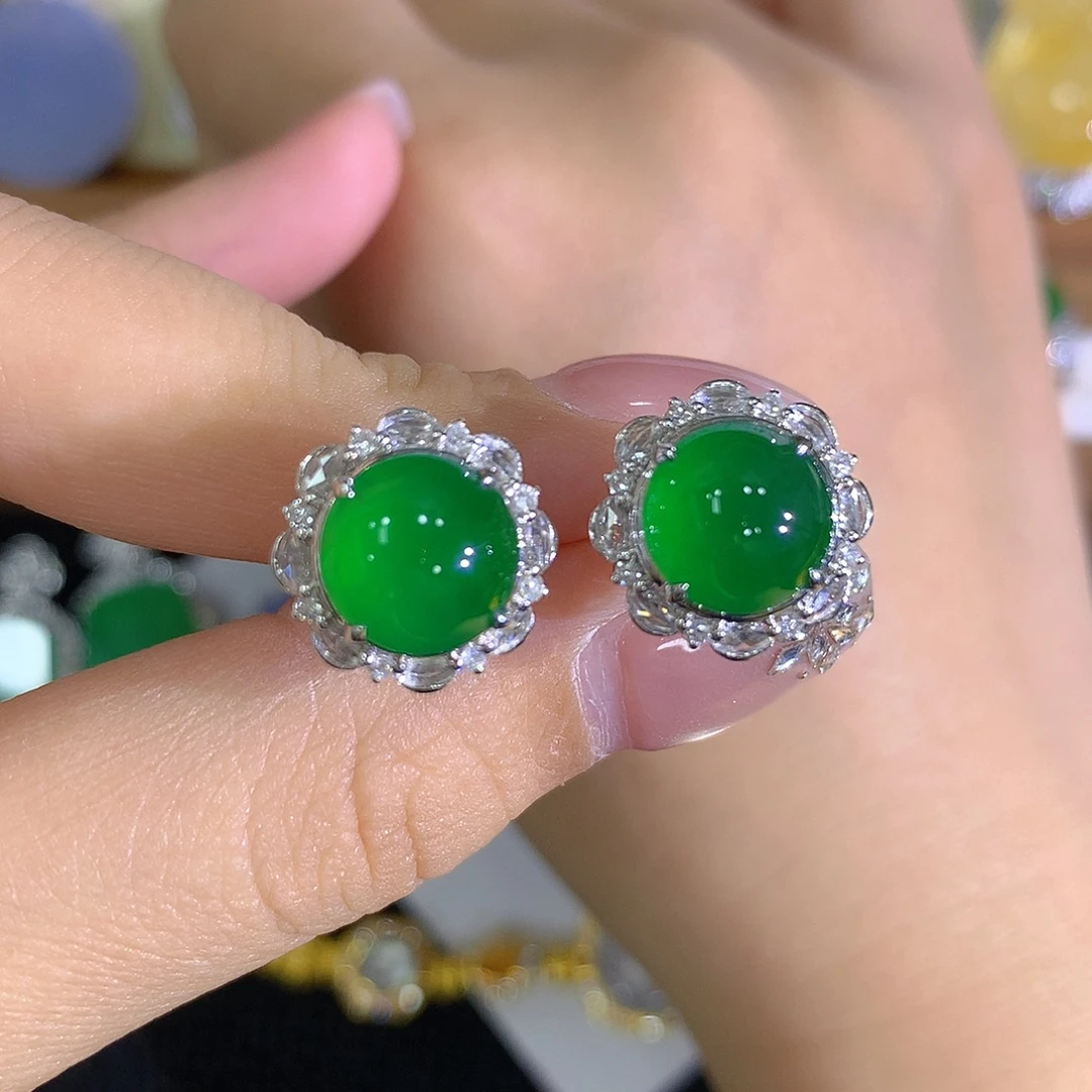 翡翠18K金镶嵌耳饰耳钉
