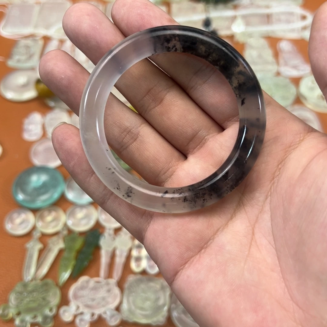 蛇纹石玉未镶嵌颈饰53