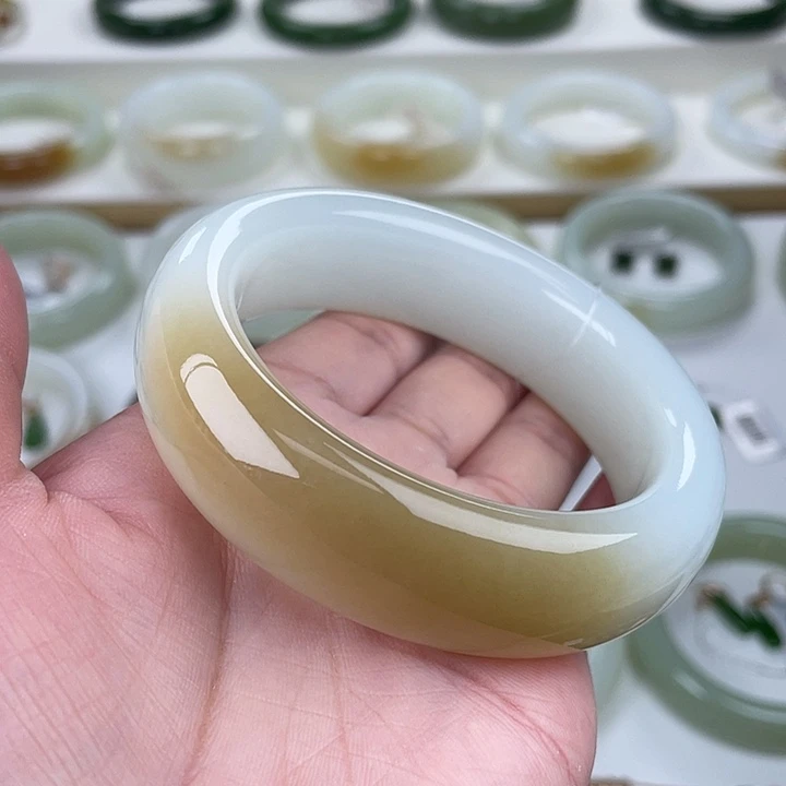 未镶嵌手镯和田玉（糖玉）