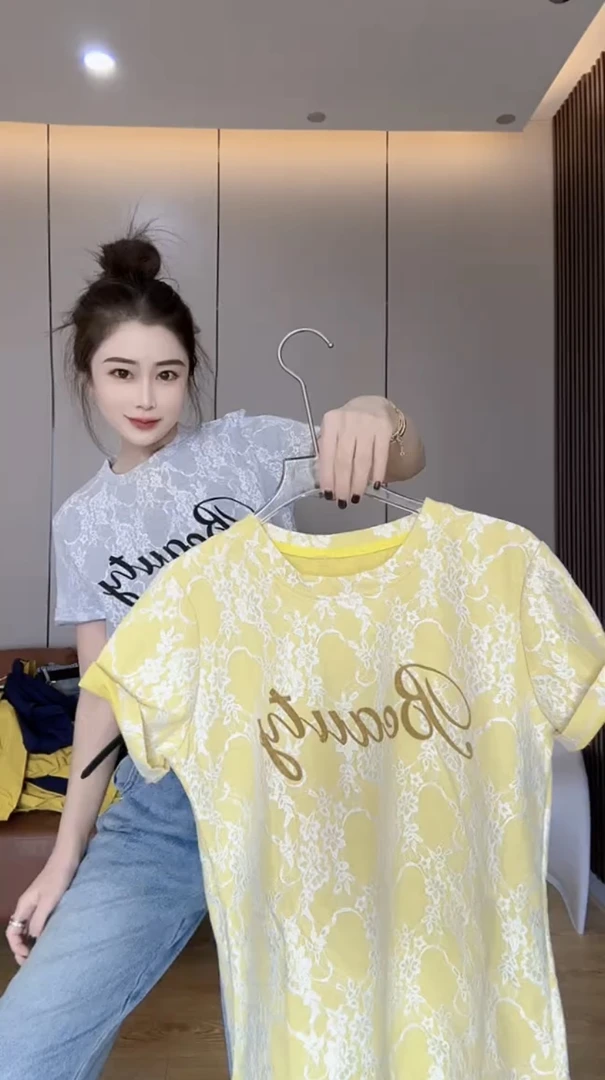 2025春季新款独特超好看上衣设计感小众多巴胺纯色蕾丝短袖T恤女