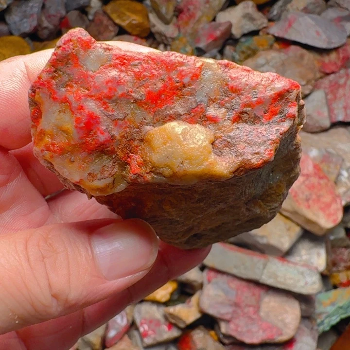 昌化石关**音昌化鸡血石