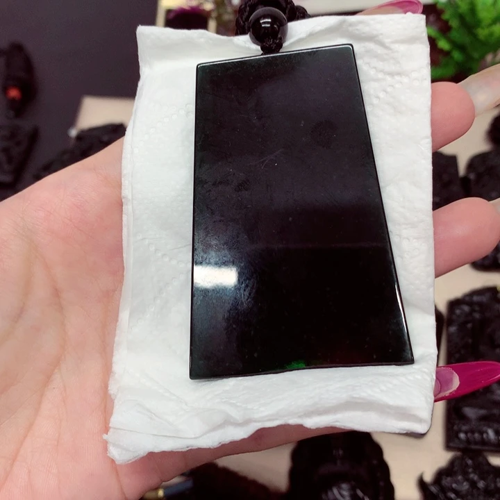 未镶嵌挂件翡翠老****?