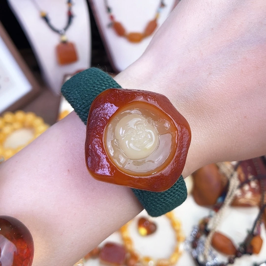 未镶嵌琥珀珠宝奇石草***酱。