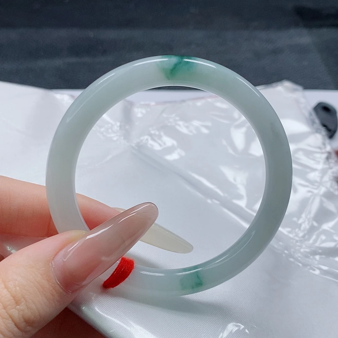 【闪购商品】未镶嵌手镯（圆镯）翡翠506号