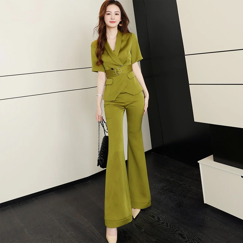 果绿色气质时尚套装女2025年夏季新品干练职业装短袖小西装喇叭裤