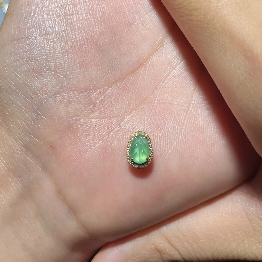 边***~翡翠18K金镶嵌吊坠(不含链)