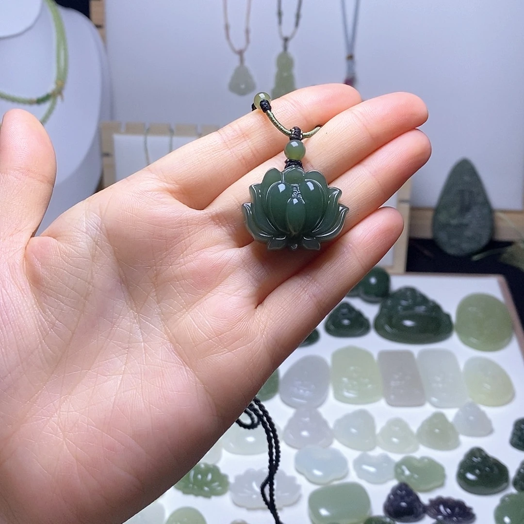 和田玉未镶嵌颈饰