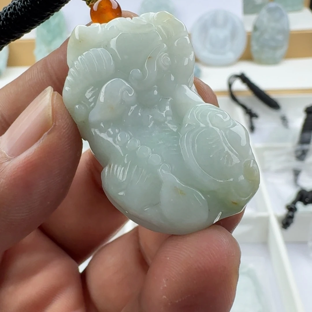 翡翠未镶嵌颈饰天然缅甸A货翡翠