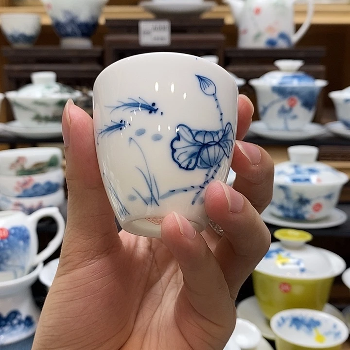 男***角手绘荷花主人杯75cc釉下彩微瑕福利款