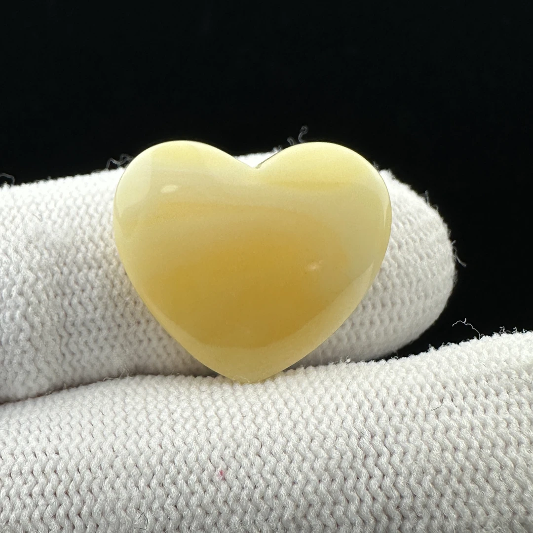 J1383天然蜜蜡俄料爱心21*18*6mm 一物一图 实物拍摄 假一罚十