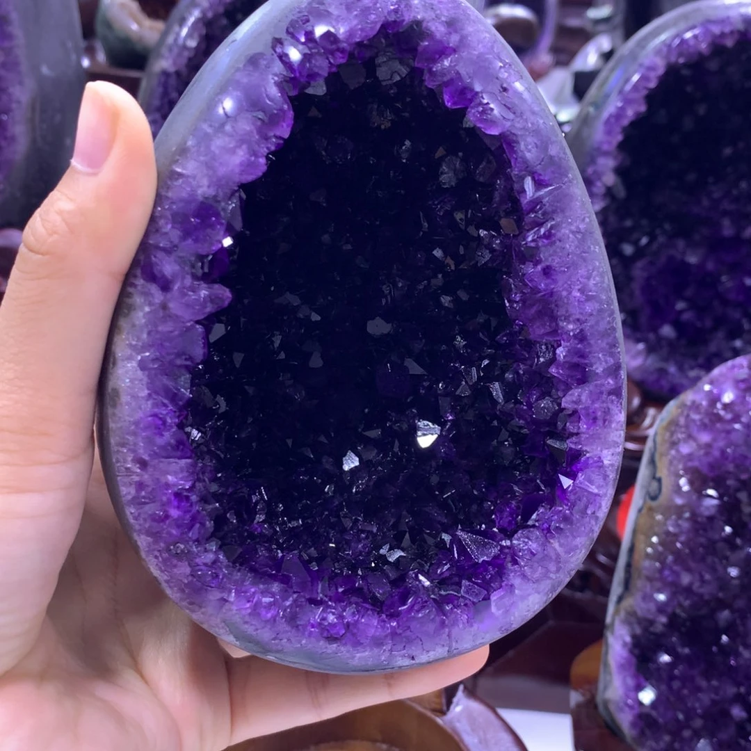 织绣乌拉圭紫水晶