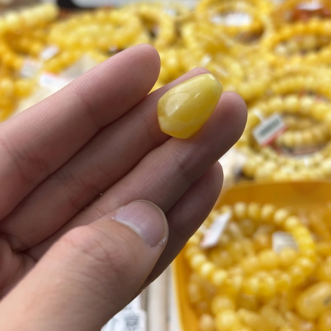 琥珀珠宝奇石未镶嵌