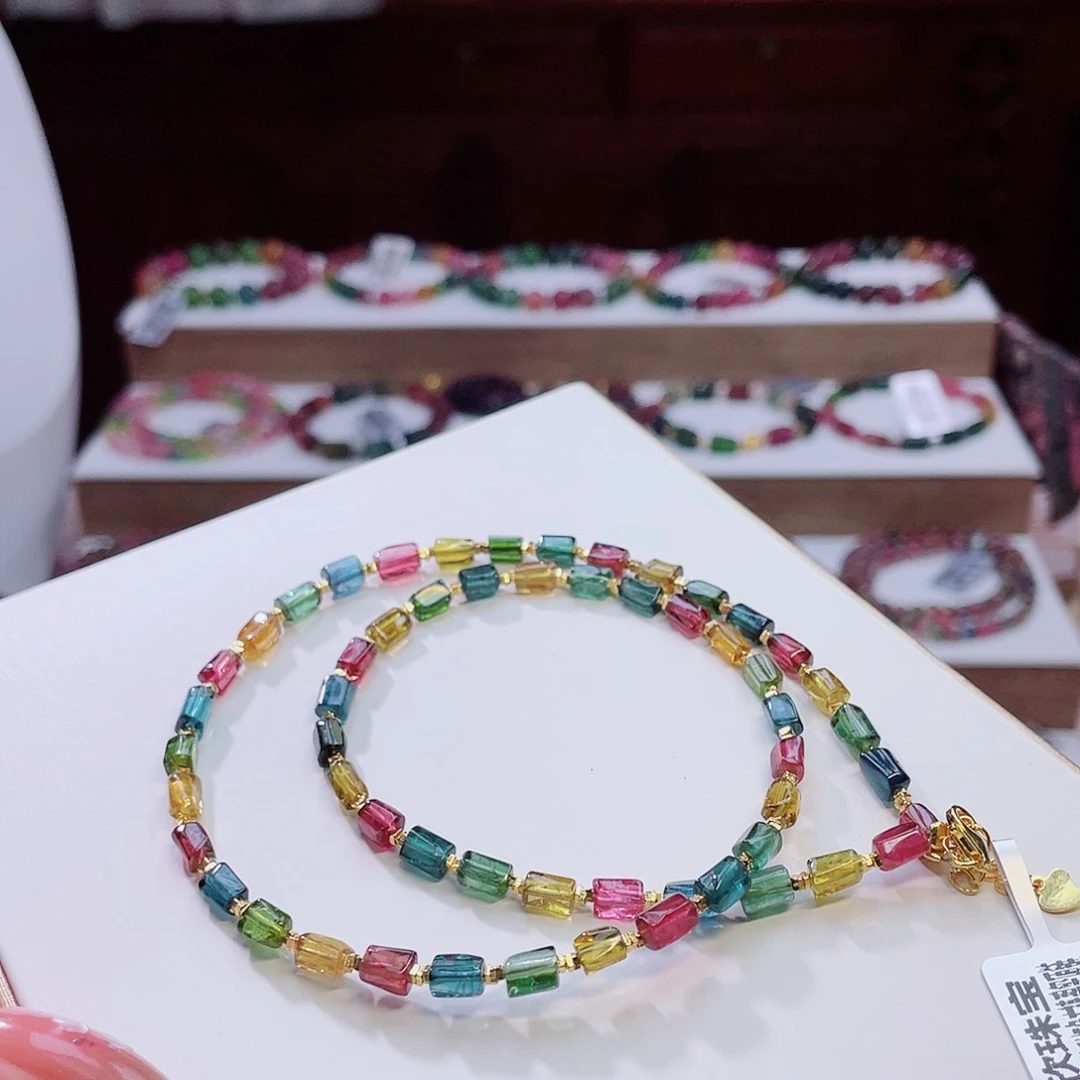 未镶嵌颈饰碧玺多样性发其一