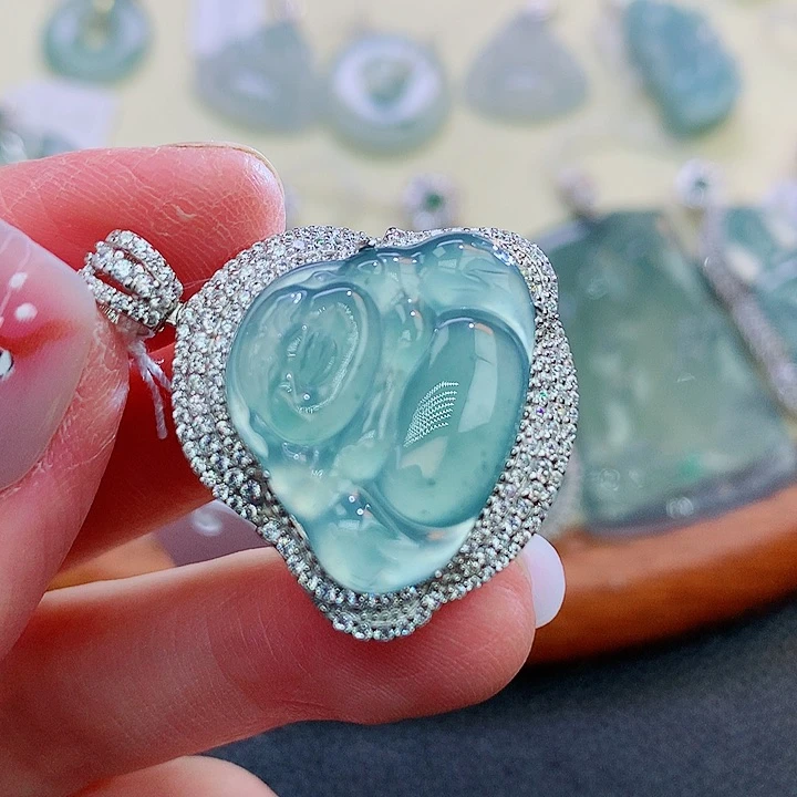 翡翠颈饰银S925镶嵌翡翠