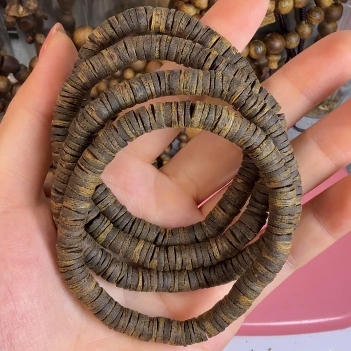 艾***景沉香沉香碎屑莺歌绿奇楠06沉水片片