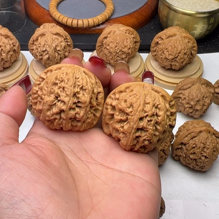 文玩核桃把件芳芳40粗筋