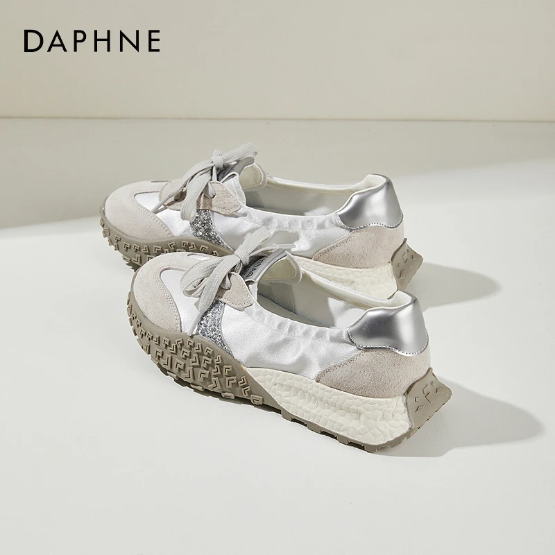 达芙妮轻奢鞋子女款爆款2025新款出游百搭小众休闲鞋女运动阿甘鞋