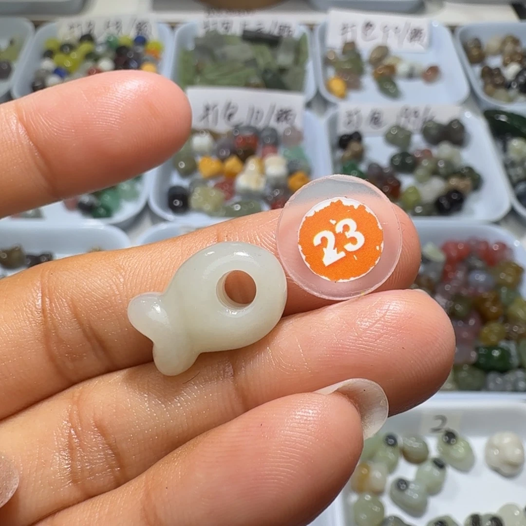 和田玉未镶嵌珠宝奇石