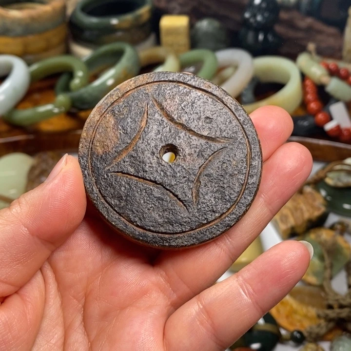 岫岩河磨玉（透闪石质玉）未镶嵌手镯