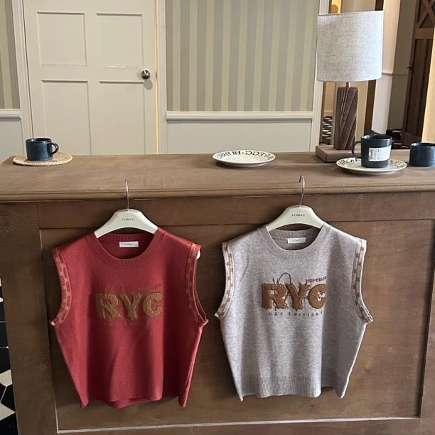 【赵小小yimao】6247 高级感针织衫气质显瘦上衣刺绣字母设计马甲