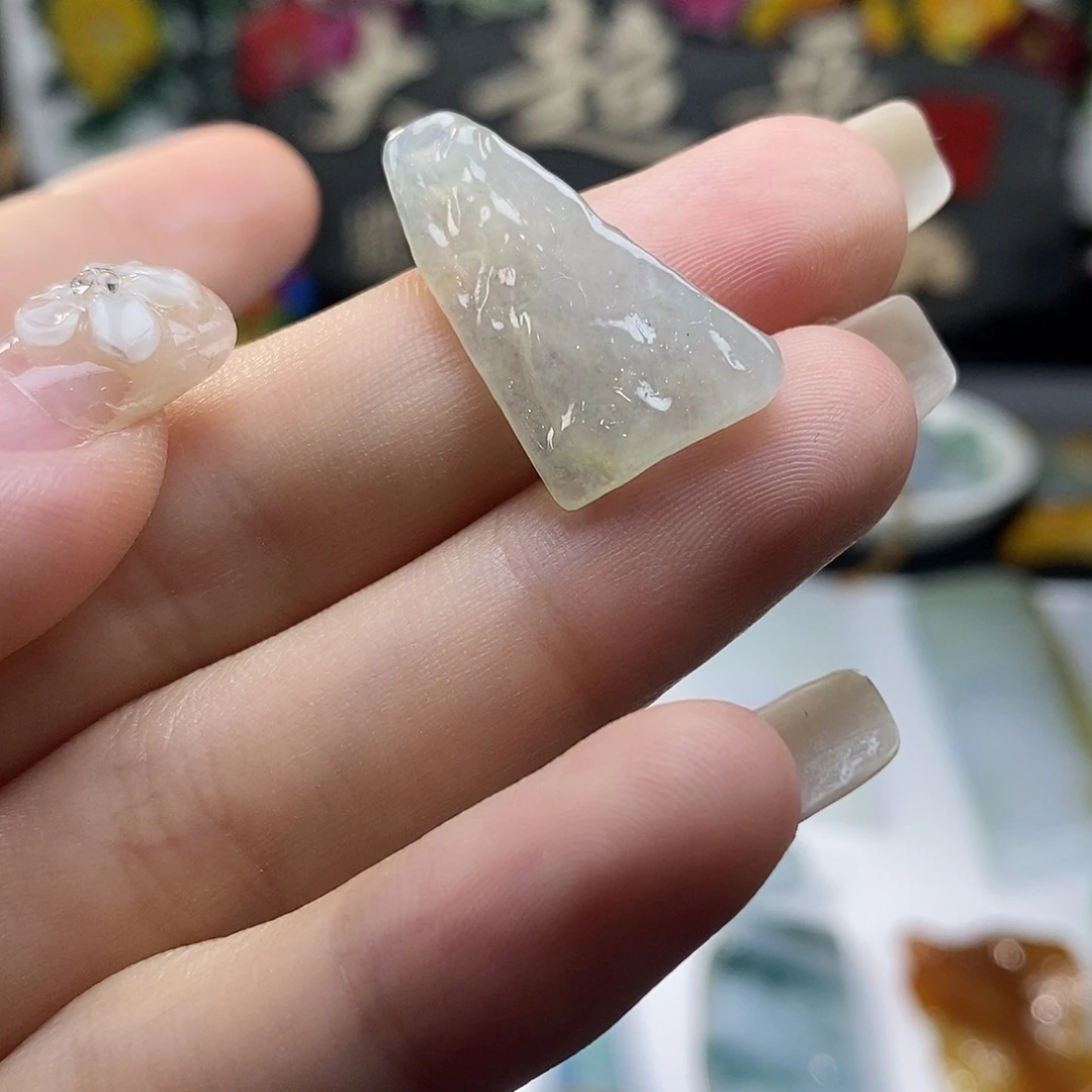 翡翠未镶嵌颈饰福利