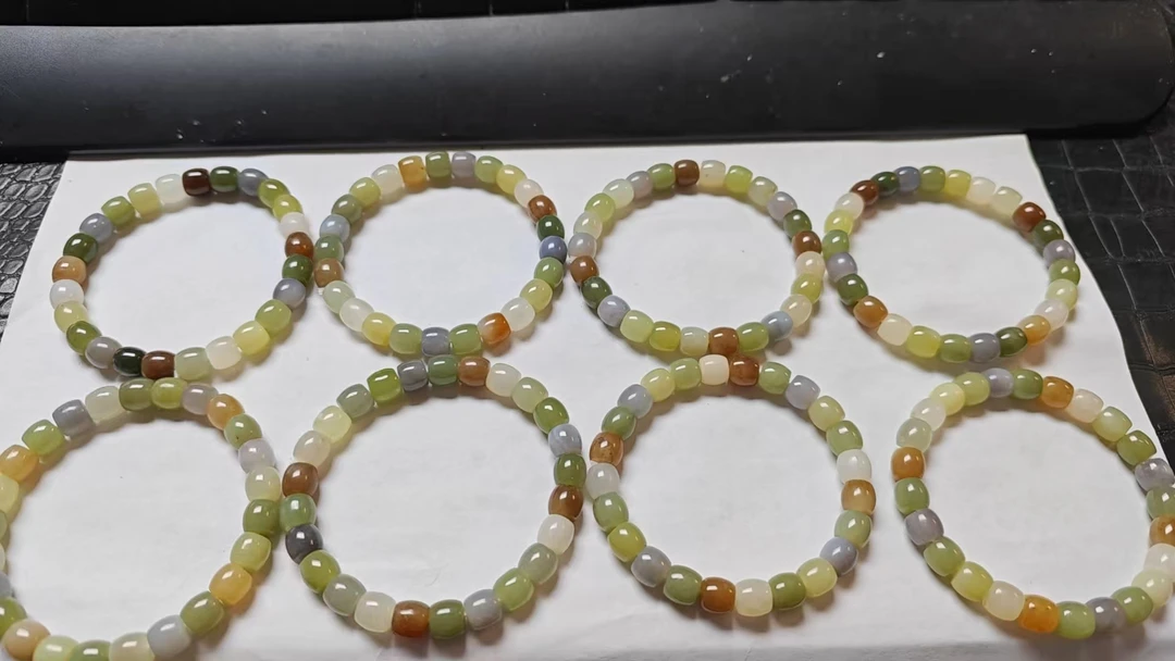 和田玉手串8mm左右多样性发其一C-636