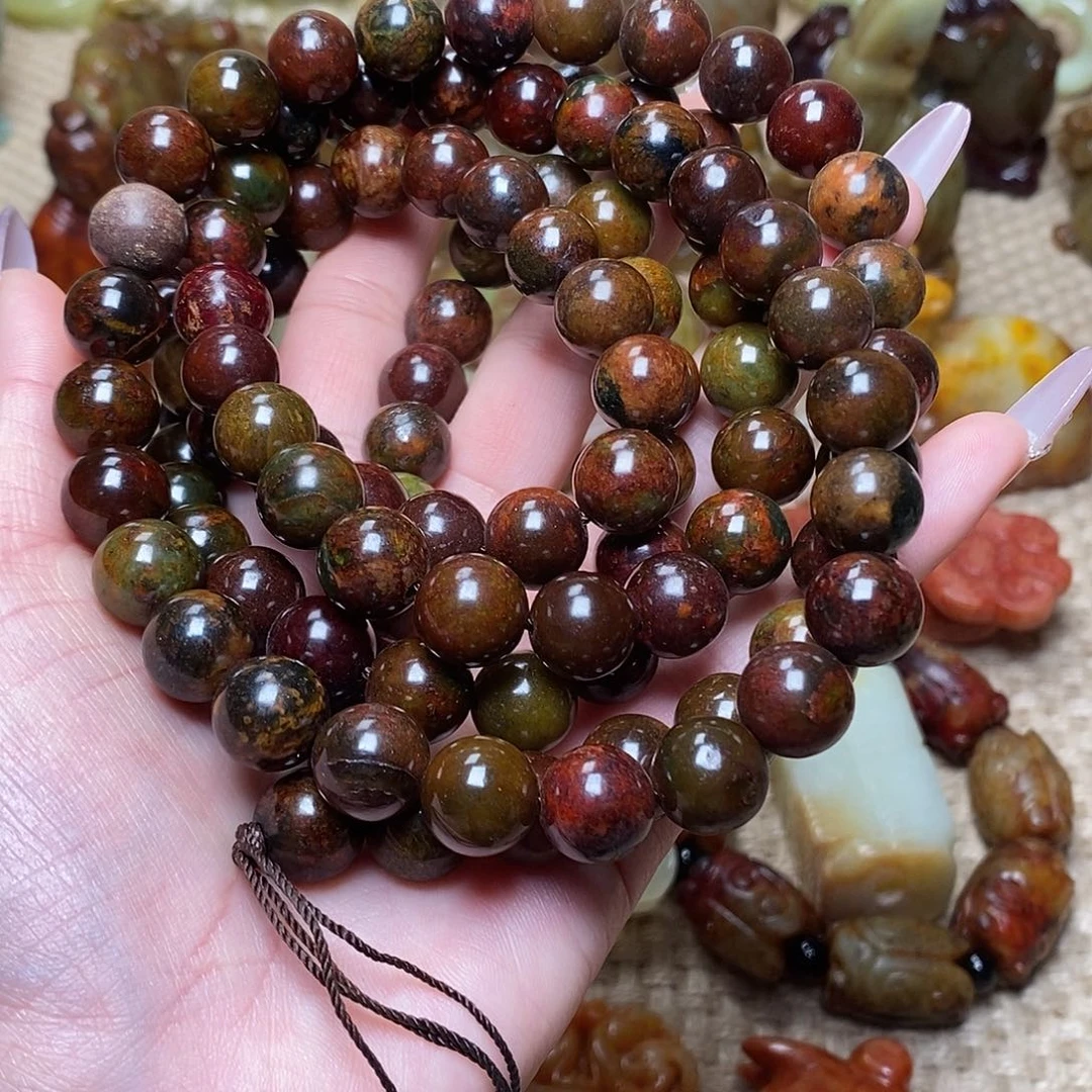 蛇纹石玉未镶嵌颈饰