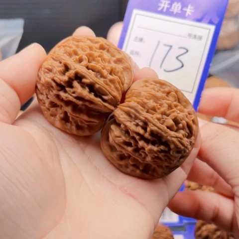文玩核桃把件B****r43+四座楼 173