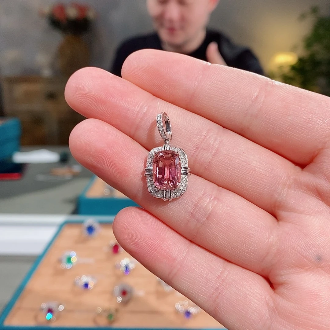 碧玺颈饰18K金镶嵌4.23克拉