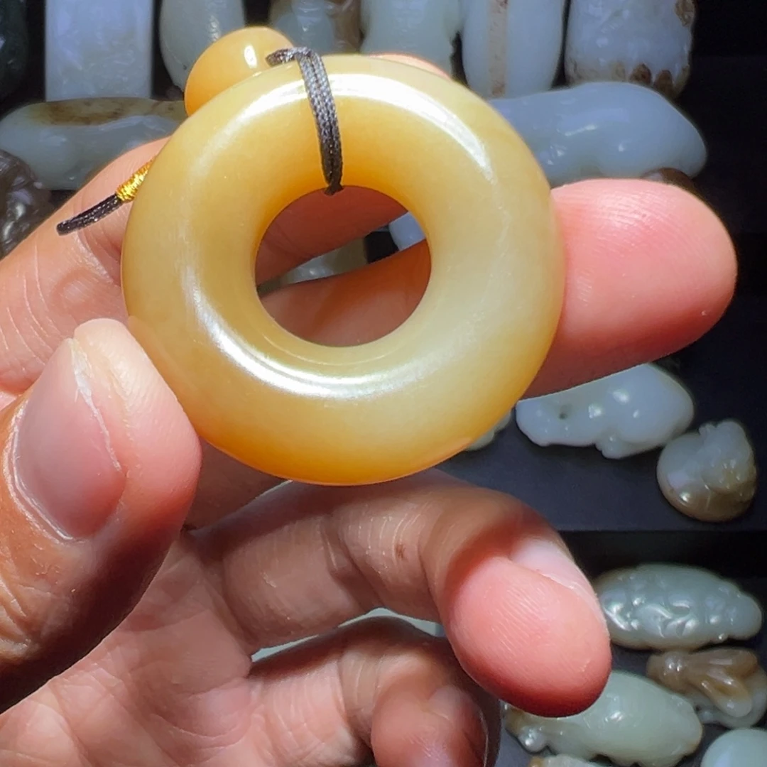 洋***诺和田玉（糖玉）未镶嵌颈饰