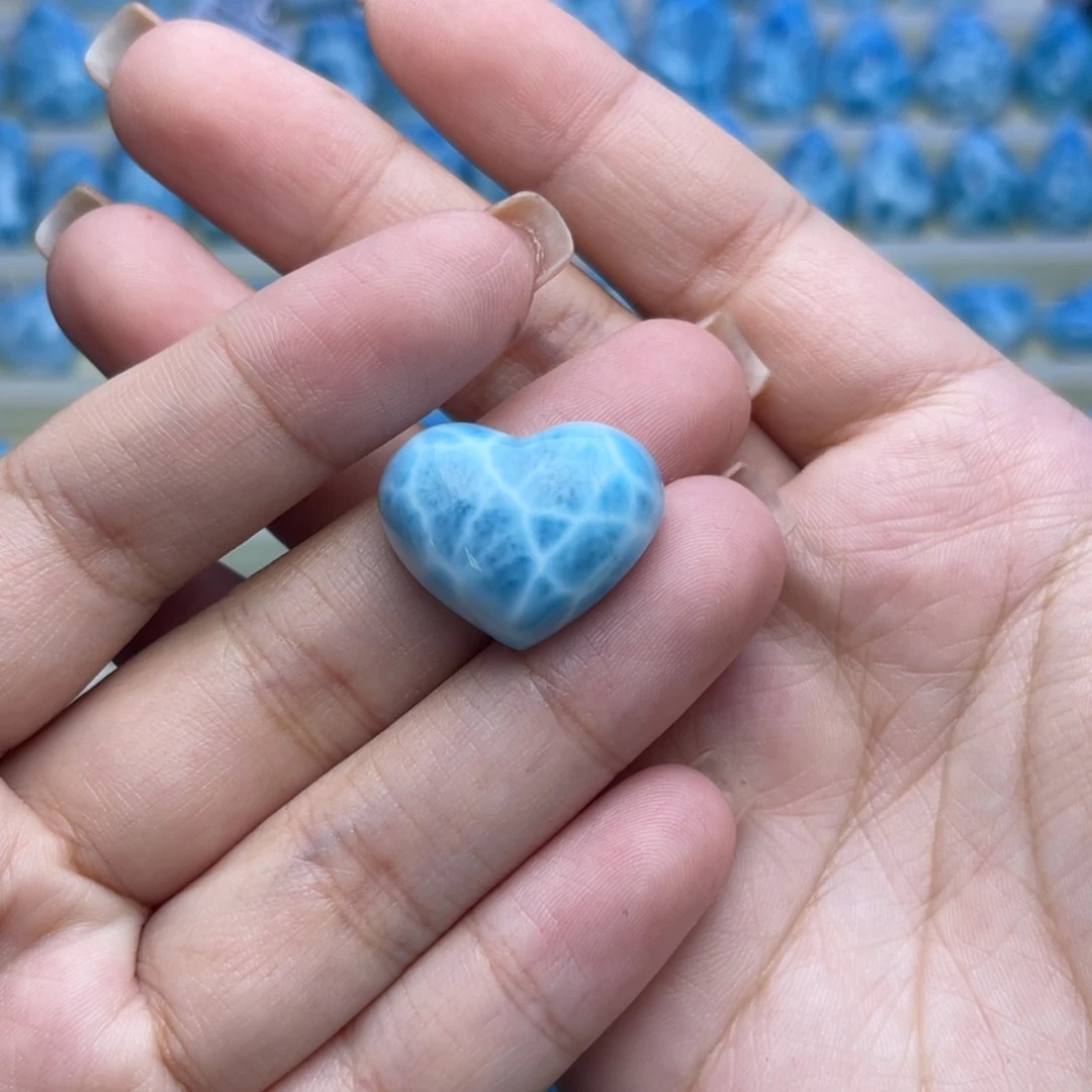 未镶嵌针钠钙石（海纹石）珠宝半成品爱心卡23（80）