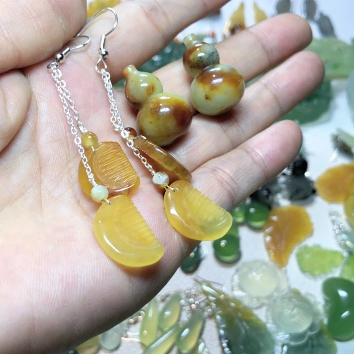 【闪购商品】蛇纹石玉耳环未镶嵌?***?