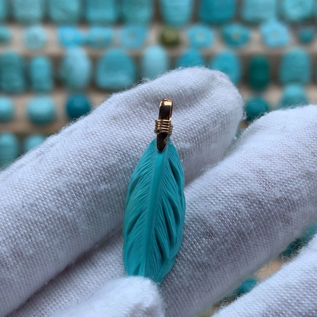 绿松石未镶嵌原矿绿松石羽毛扣配饰
