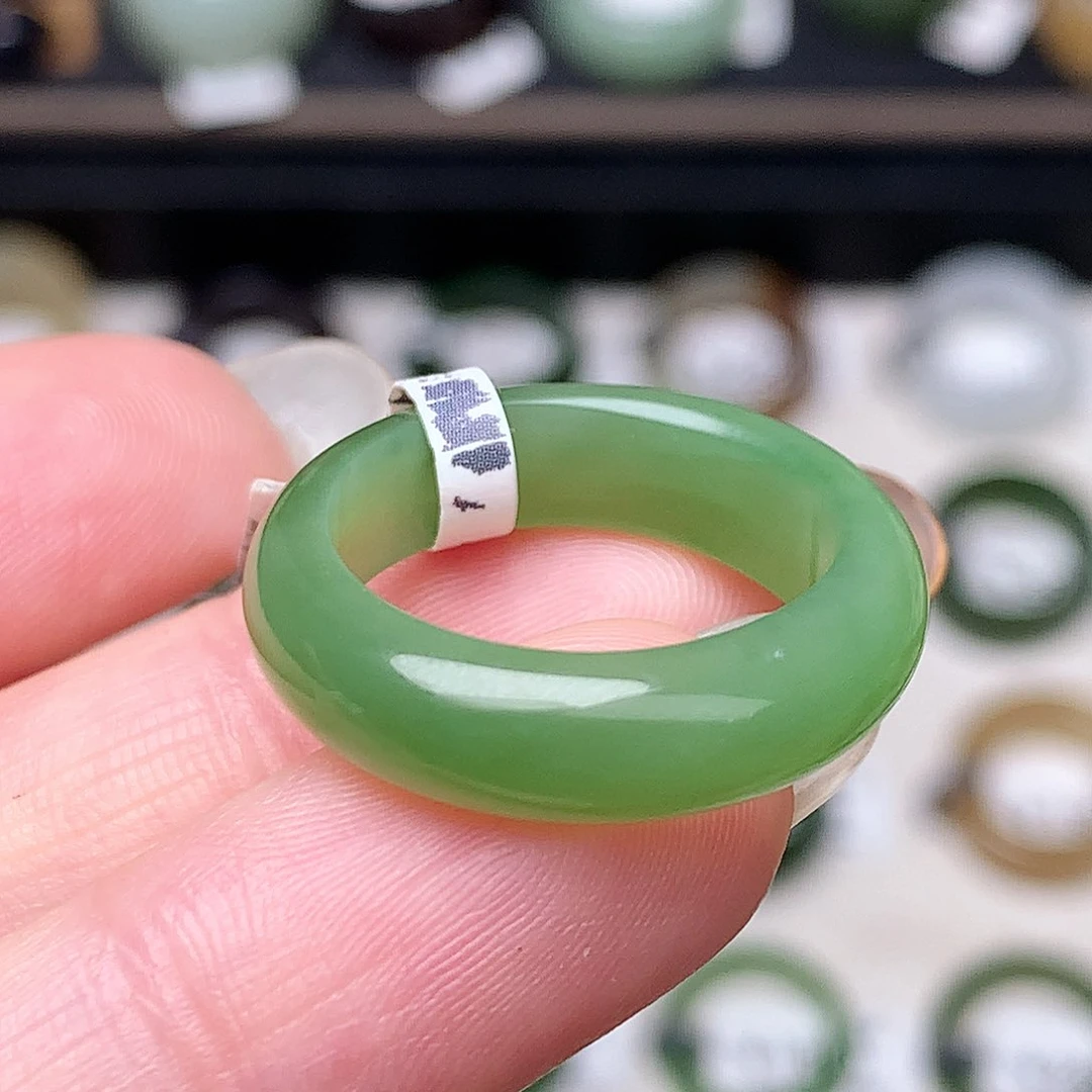 未镶嵌戒指和田玉