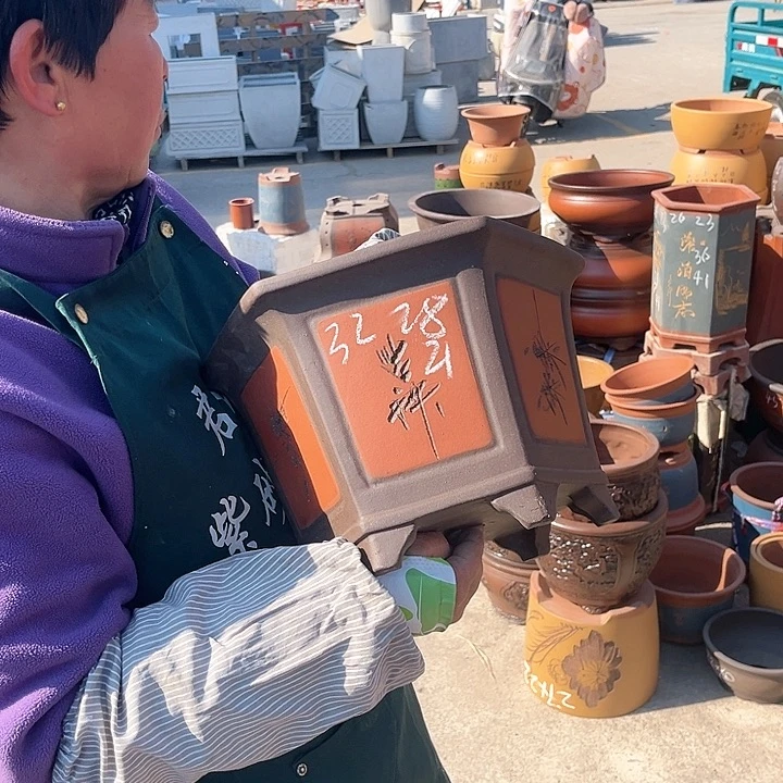 紫砂紫砂花盆也很不错呢