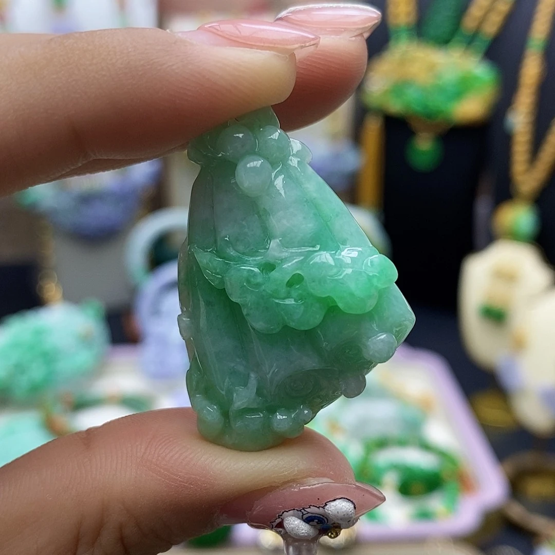 翡翠颈饰未镶嵌天然