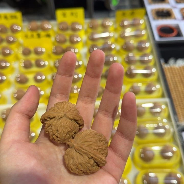 吊坠文玩核桃白狮子核桃