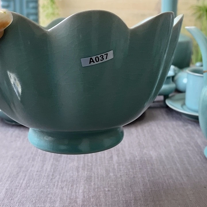 瓷片莲花碗一一一一一一一暇