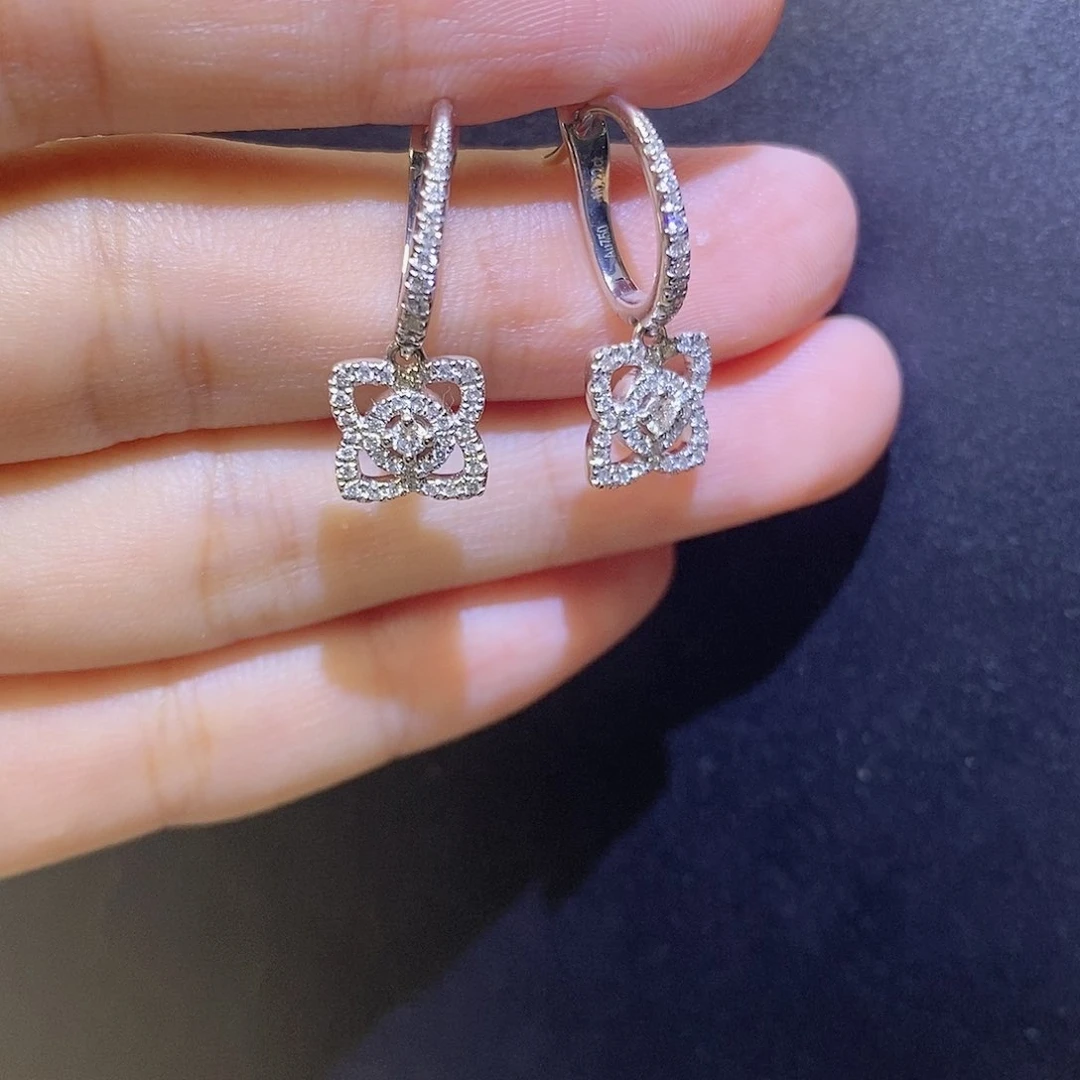 耳饰18K金镶嵌钻石莲花耳圈k白