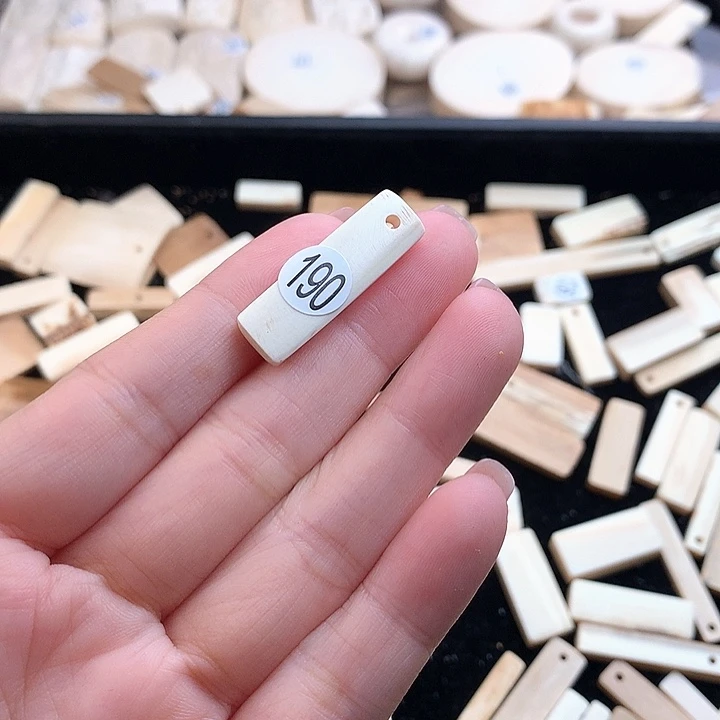 泥塑?不打孔联系客服