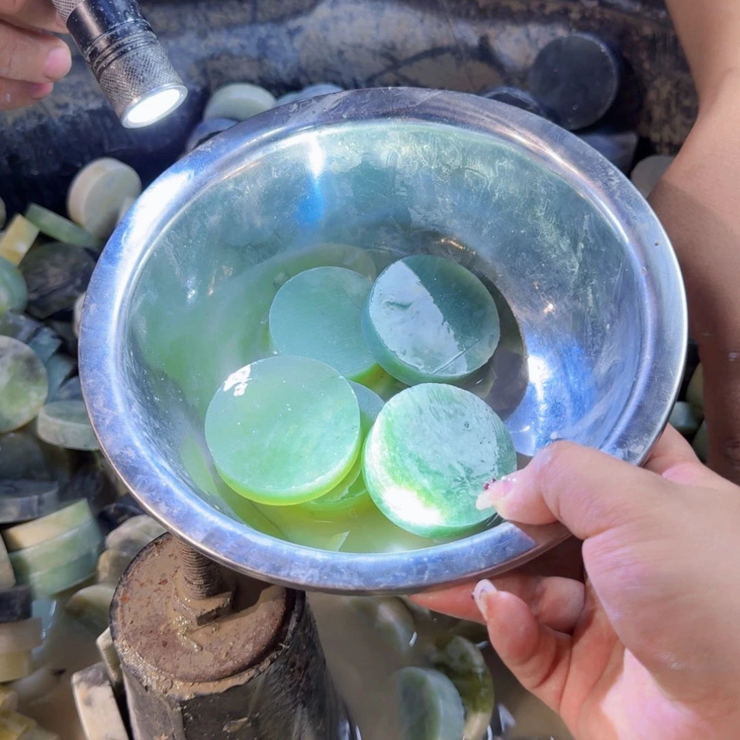 未镶嵌蛇纹石玉手镯心