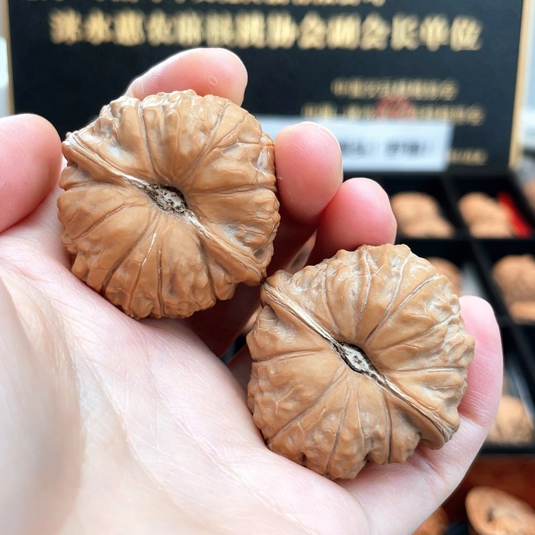 把件文玩核桃40尺小圆瓜高桩凹底全品红皮南瓜墩40S6